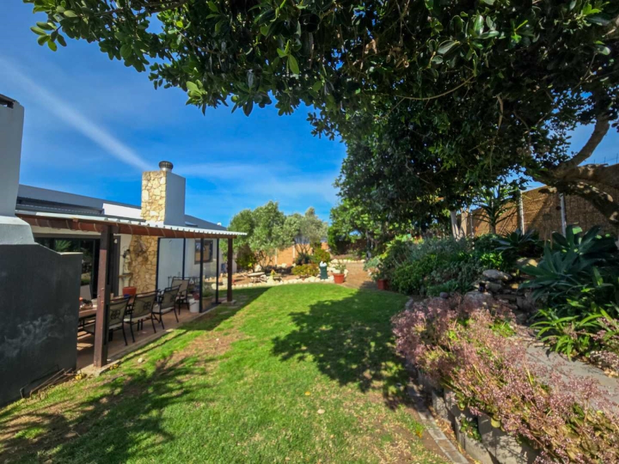 3 Bedroom Property for Sale in Stilbaai Wes Western Cape